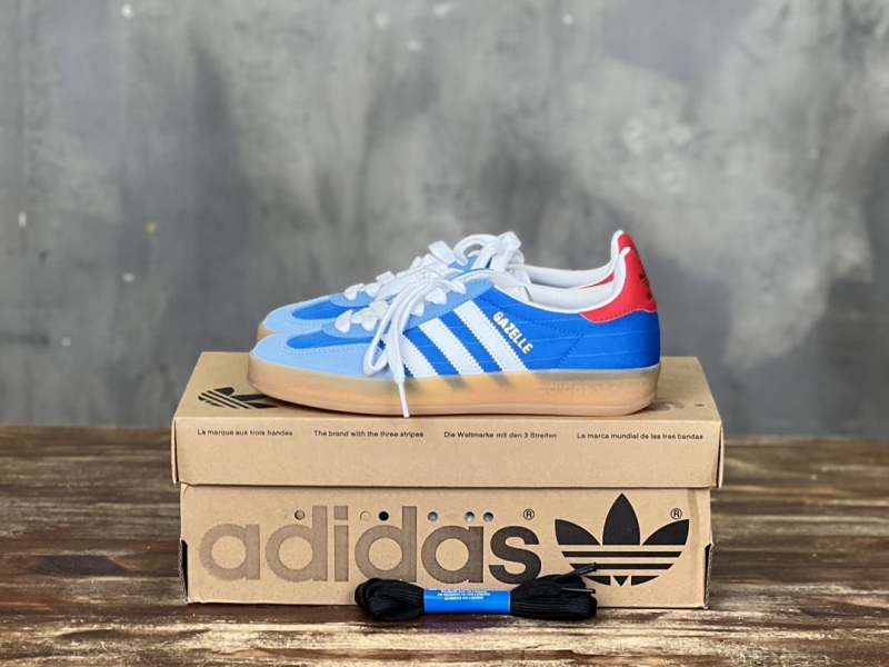 Adidas Sneakers